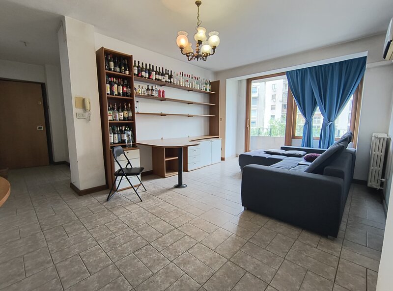 Piata Romana- Magheru- Ideal investitie!